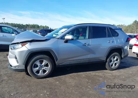 2020 Toyota Rav4 Xle z USA, uszkodzony, nr VIN 2T3P1RFV0LC069209